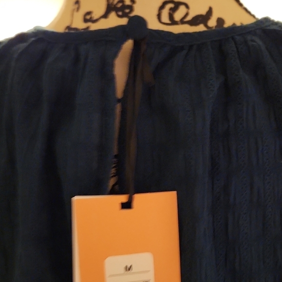 Elegant Black Women's Top - Picture 6 of 7